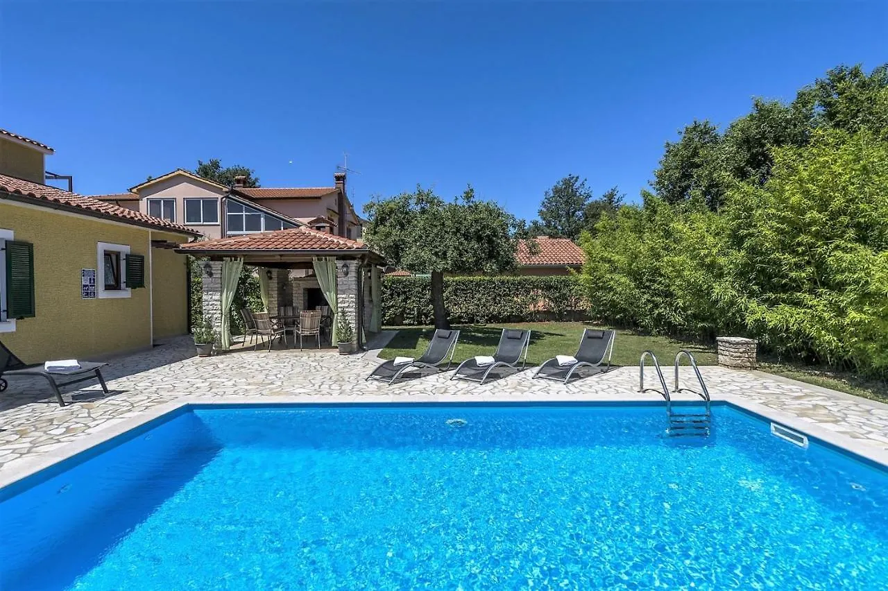 Spacious Three-Bedroom Villa Balun With Pool Poreč 0*,  Kroatien